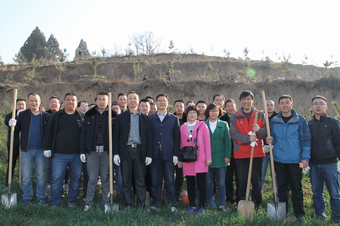 2017-3-8集團(tuán)義務(wù)植樹 050.jpg
