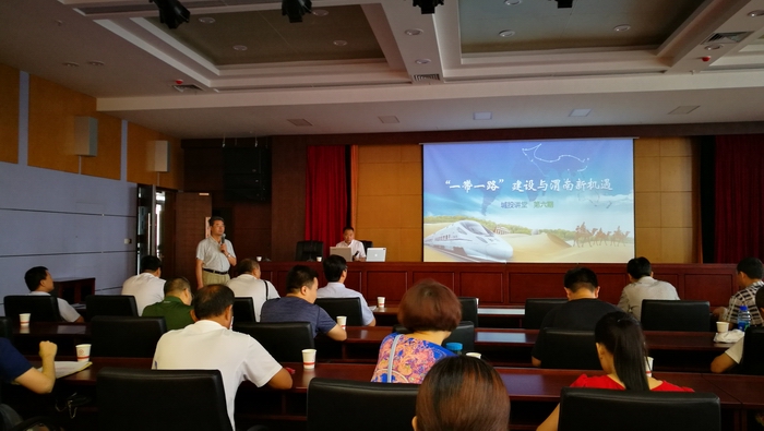 ͶFek“һһ·”O(sh)}v (1).jpg